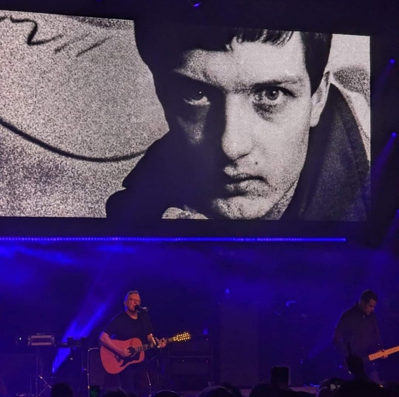 Meet your Posher, Rebekka - Picture 2 of 3